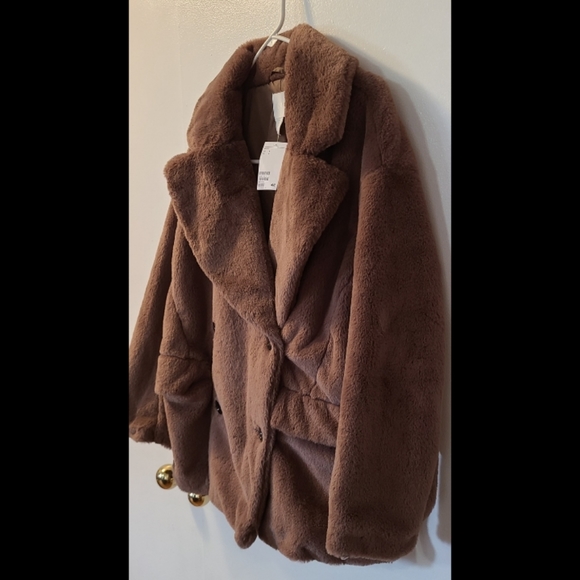 NWT H&M FAUX FUR COAT SIZE SMALL - Picture 4 of 11
